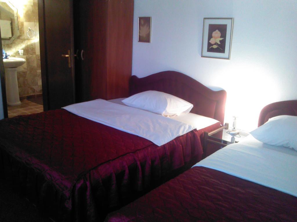 Vila Ani Skopje Exteriör bild